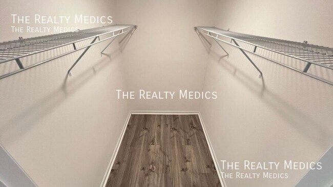 Building Photo - 2498 Cogan Dr