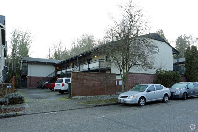 Primary Photo - Alpine Chalet Apartments