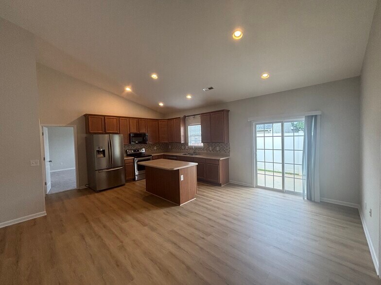 Building Photo - 115 Bascom Ct