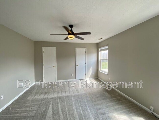 Building Photo - 112 Gazebo Dr