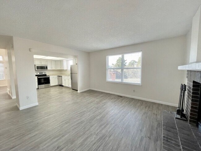 Building Photo - Renovated 2 Story Briargate Home with 3 Be...
