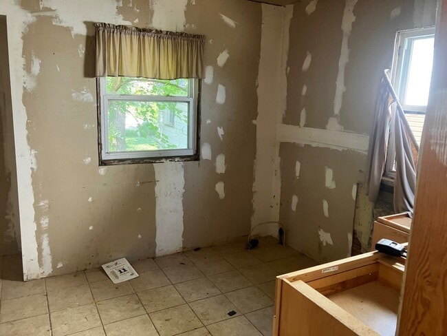 Building Photo - Low Money Down Rental Opportunity (For Sale)