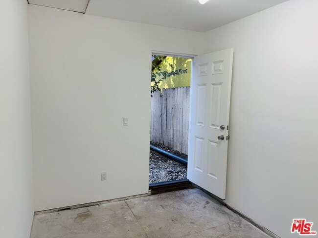 Building Photo - 2922 8th Ave