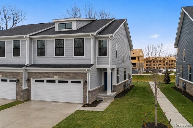 Building Photo - 10633 Barrett