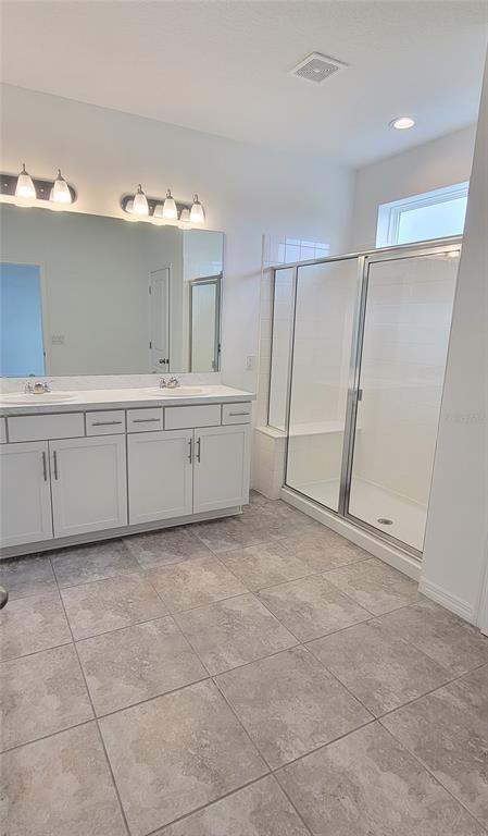 Building Photo - 2127 Brillante Dr