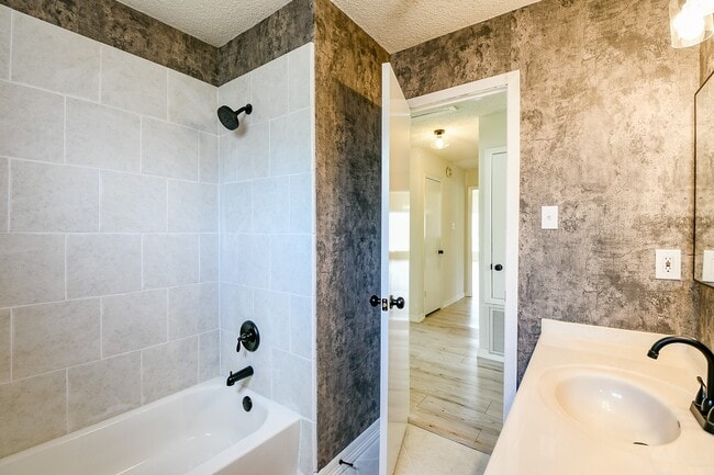 Building Photo - 23938 Spring Mill Ln
