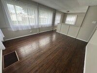 Building Photo - Updated 3 Bedroom House in Hancock School ...