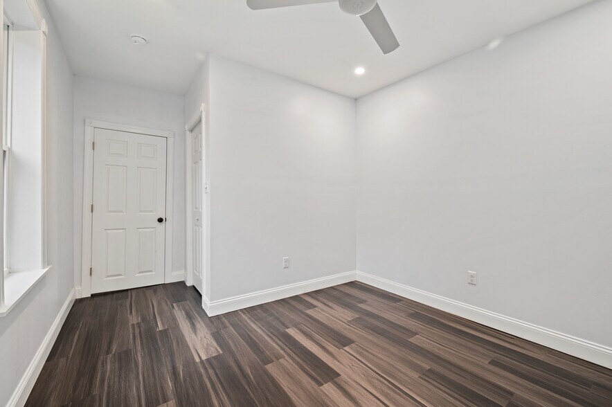 Building Photo - 318 Laurel St