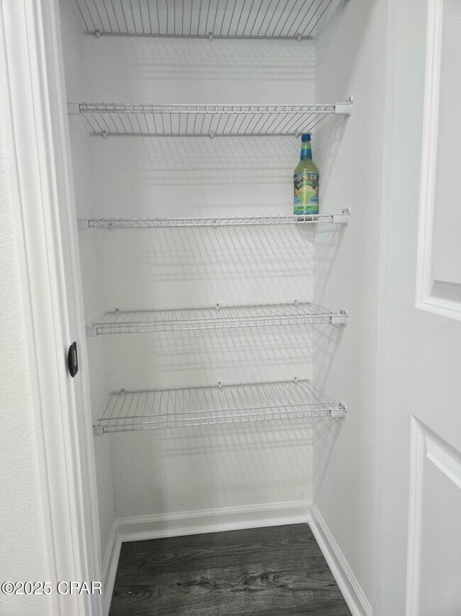 Building Photo - 8958 Parrot Pl