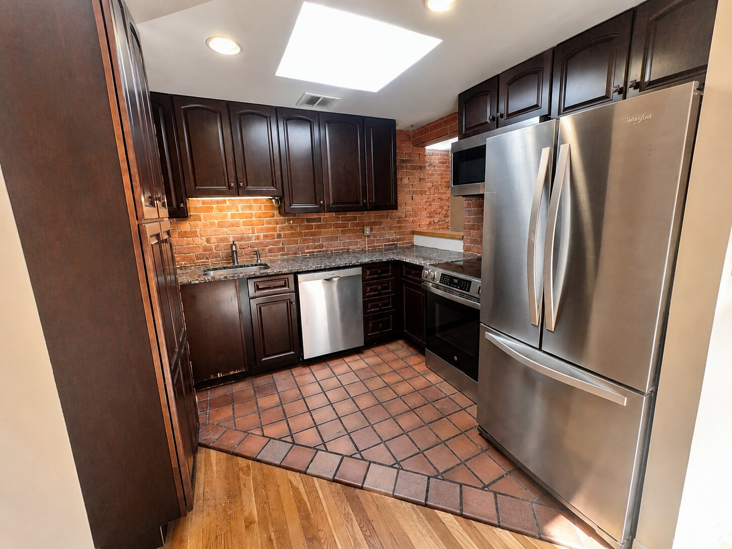 Building Photo - 79 Gainsborough St