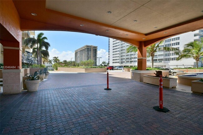 Building Photo - 2080 S Ocean Dr