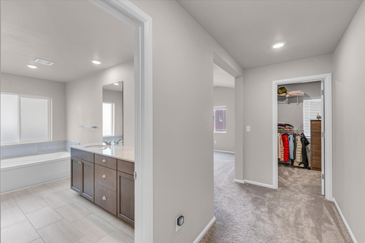 Building Photo - 1521 10th Pl