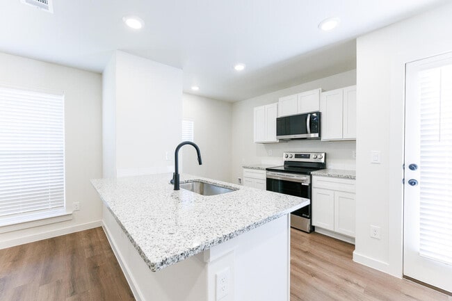 Building Photo - 6303 Volney Ave