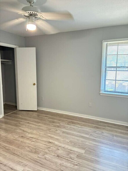 Building Photo - 560 Woodland Hills Pl