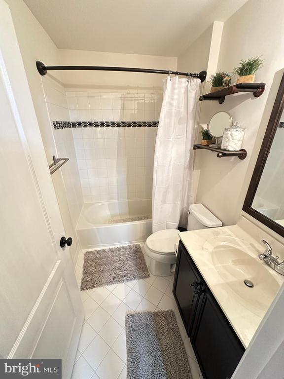 Building Photo - 4512 Grazing Way