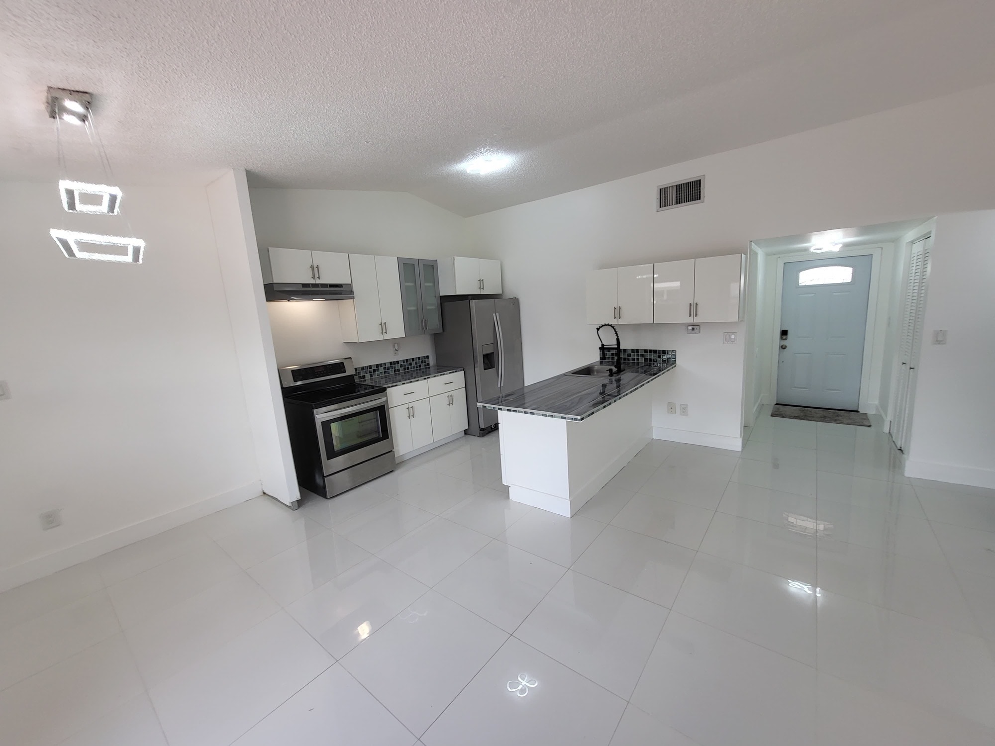 Building Photo - 10345 SW 209th Ln