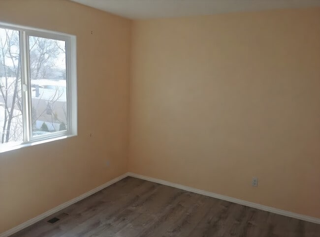 Building Photo - 387 Ellers Grove