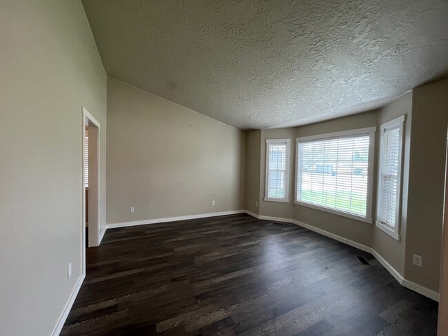 Building Photo - 4388 S Danridge Ave