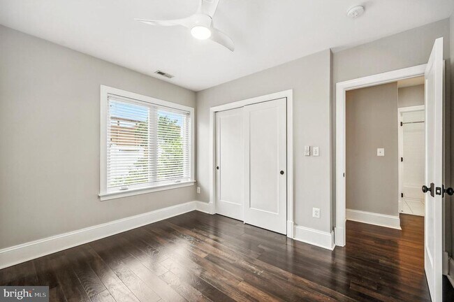 Building Photo - 1514 8th St NW