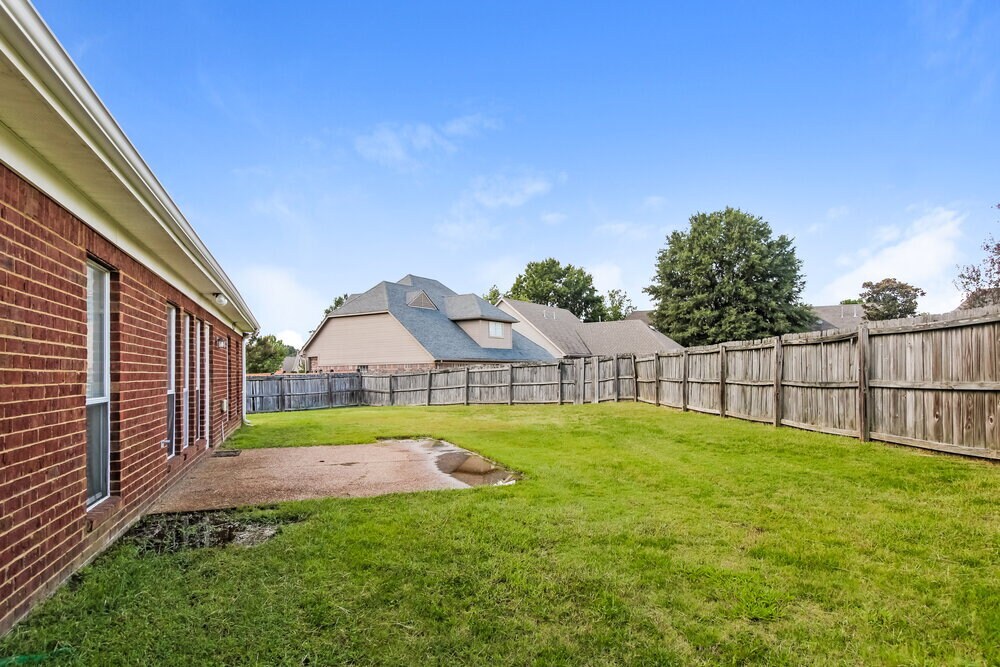 Building Photo - 2746 Lizzie Cove