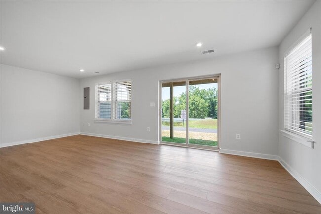 Building Photo - 1051 Venifena Terrace SE