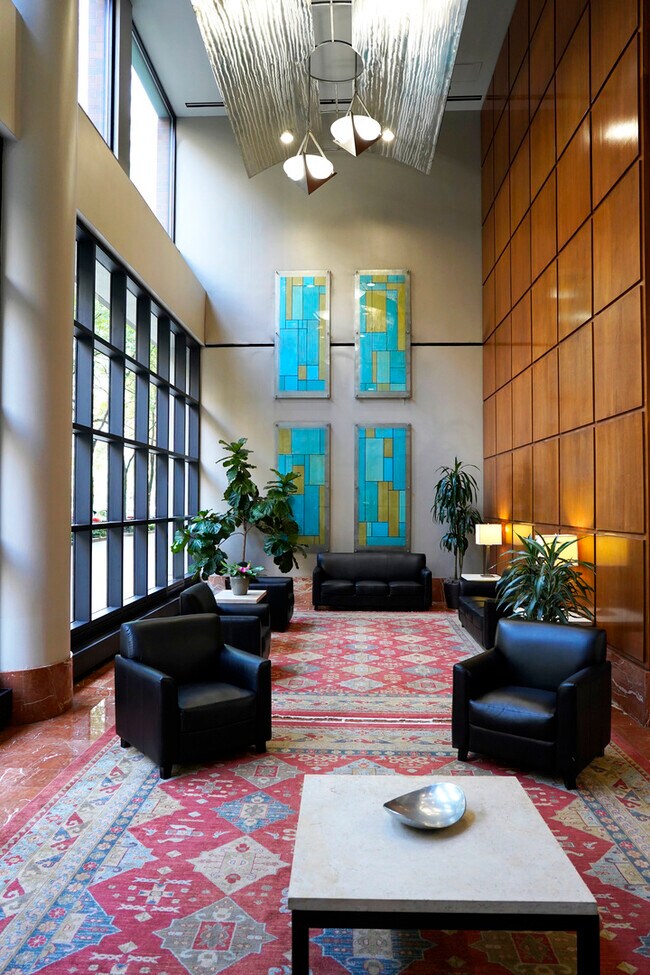 Building Photo - 211 E Ohio St