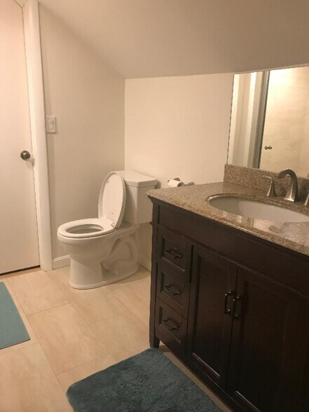 Building Photo - 37 Walker St