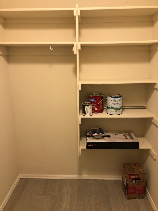 extra storage in laundry room - 800 N Laurel Ave