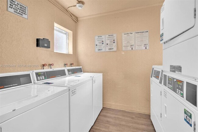 Building Photo - 770 SE 2nd Ave