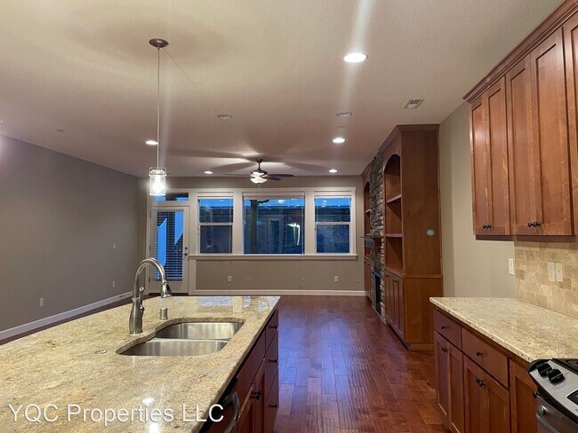 Building Photo - 4 br, 3 bath House - 4221 NW Sage Loop