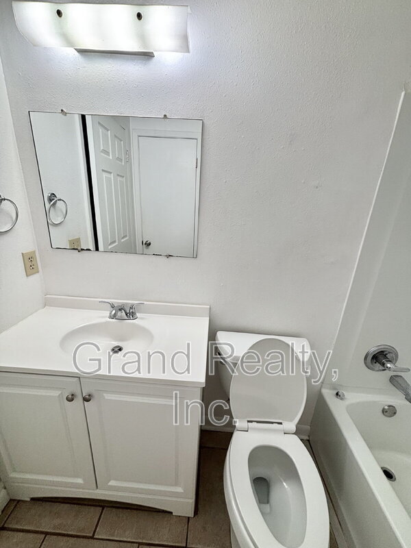 Building Photo - 5387 E Avenida De Golf
