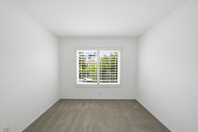 Building Photo - 4 Del Andante