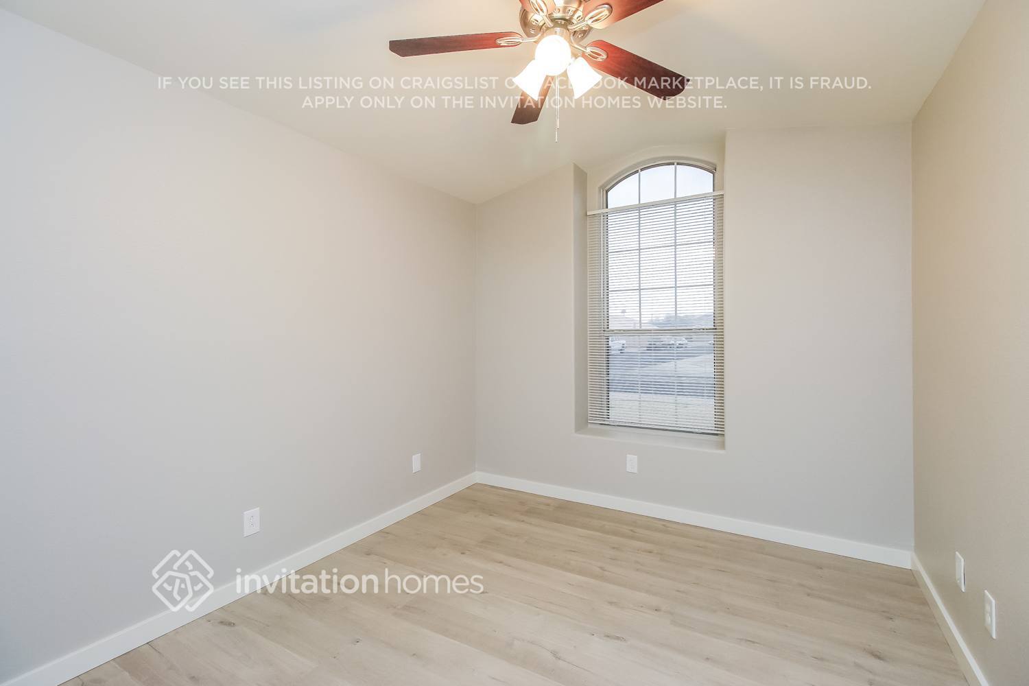 Building Photo - 3844 E San Remo Ave