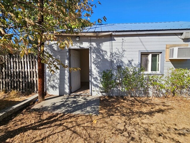 Building Photo - Newly Remodeled House with Washer/Dryer Included!