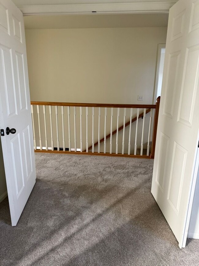 Building Photo - 1613 Summerset Dr