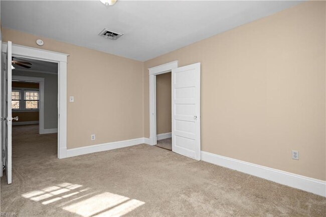 Building Photo - 437 Connecticut Ave