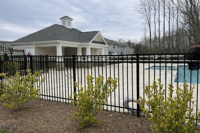 Building Photo - 7870 Iron Rd