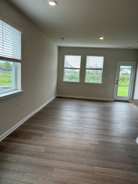 Building Photo - 39123 Sail Away Ln