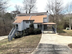 Building Photo - 2 Bedroom Duplex near Lake Lanier