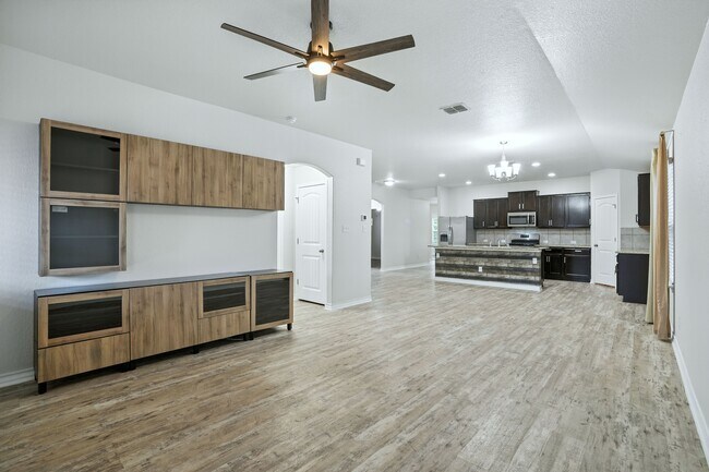 Building Photo - 6074 Akin Quay
