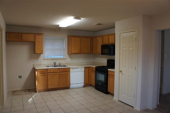 Building Photo - 814 Palo Duro Dr