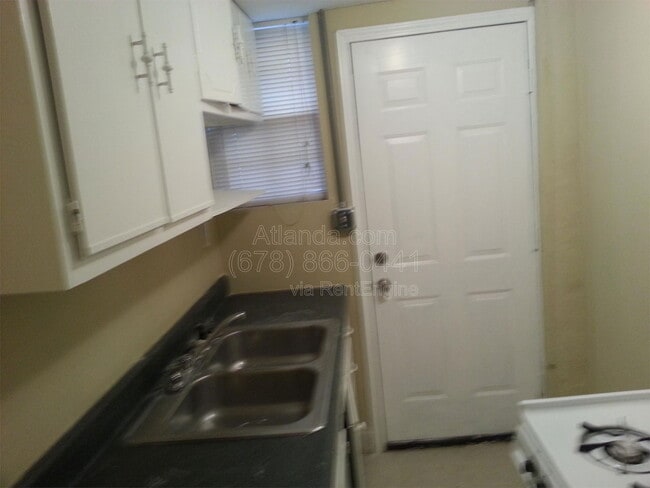 Building Photo - 165 Little St SE