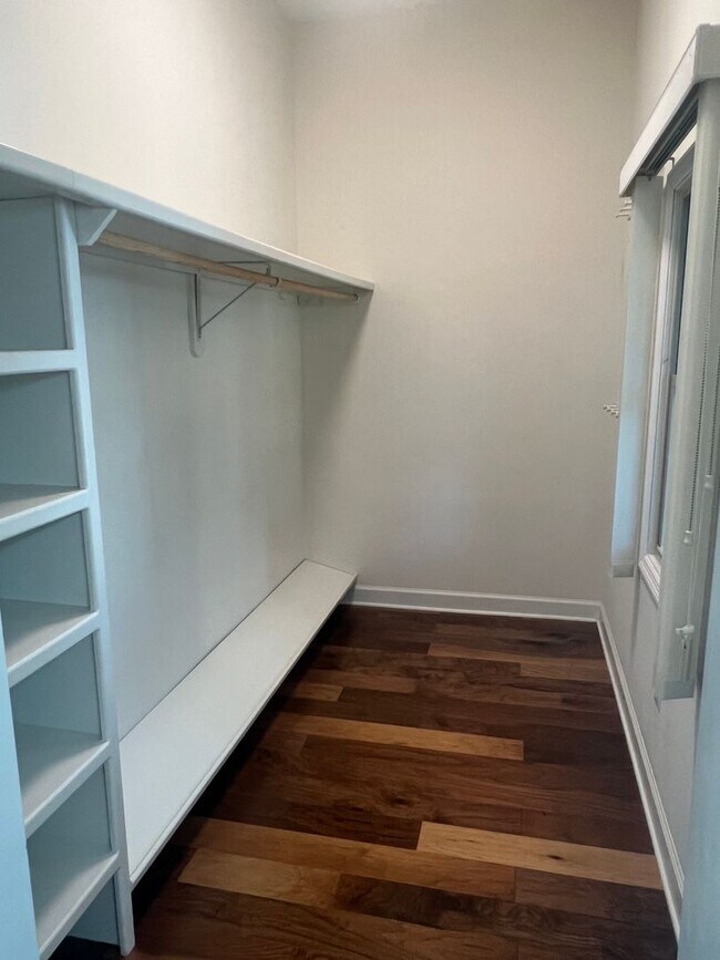 Building Photo - Spacious Updated Home in Windmill Harbour!