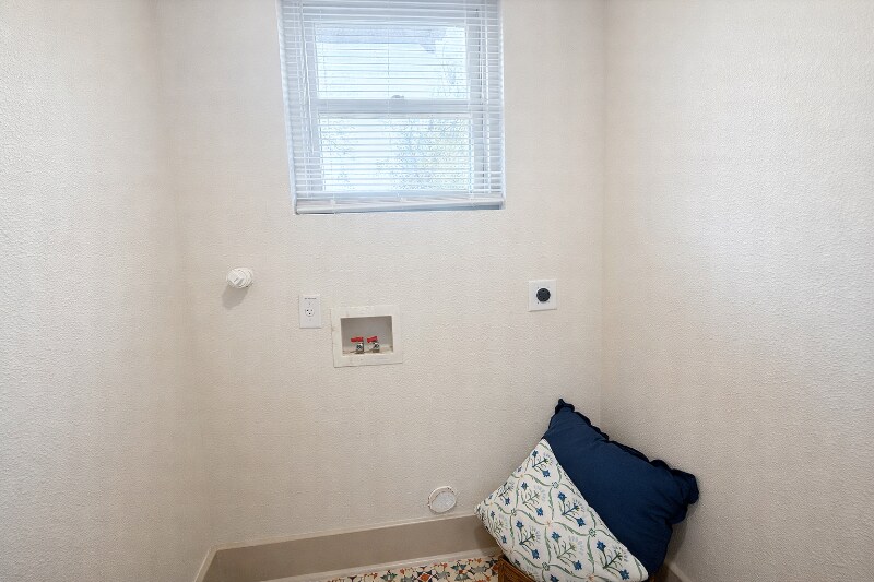 Building Photo - 843 Rigsby Ave