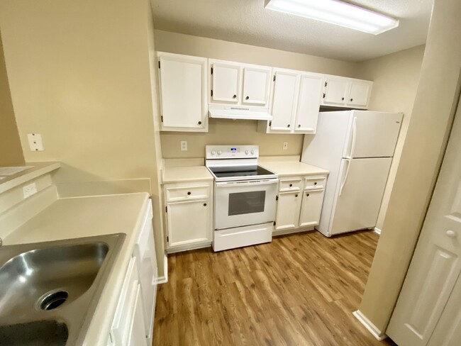 Building Photo - The Reserve at Woodbridge, Two Bedroom Con...