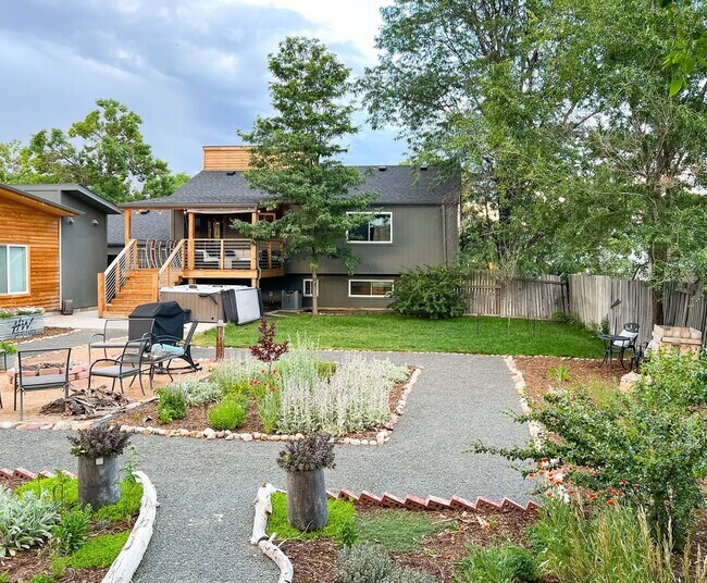 Building Photo - 10963 Bellaire Way