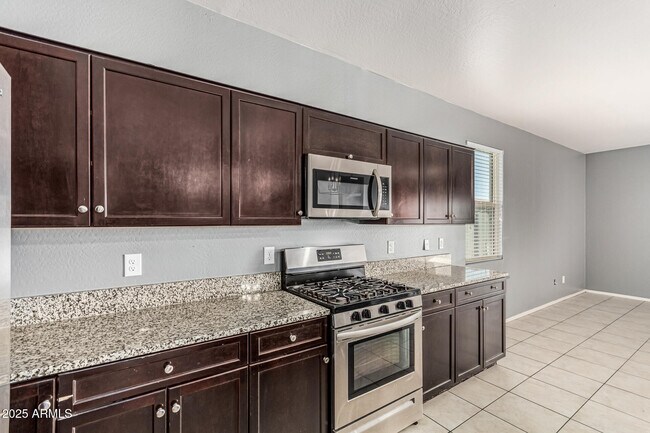 Building Photo - 3112 N 303rd Dr