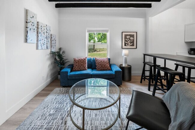 Building Photo - 704 Wayne St