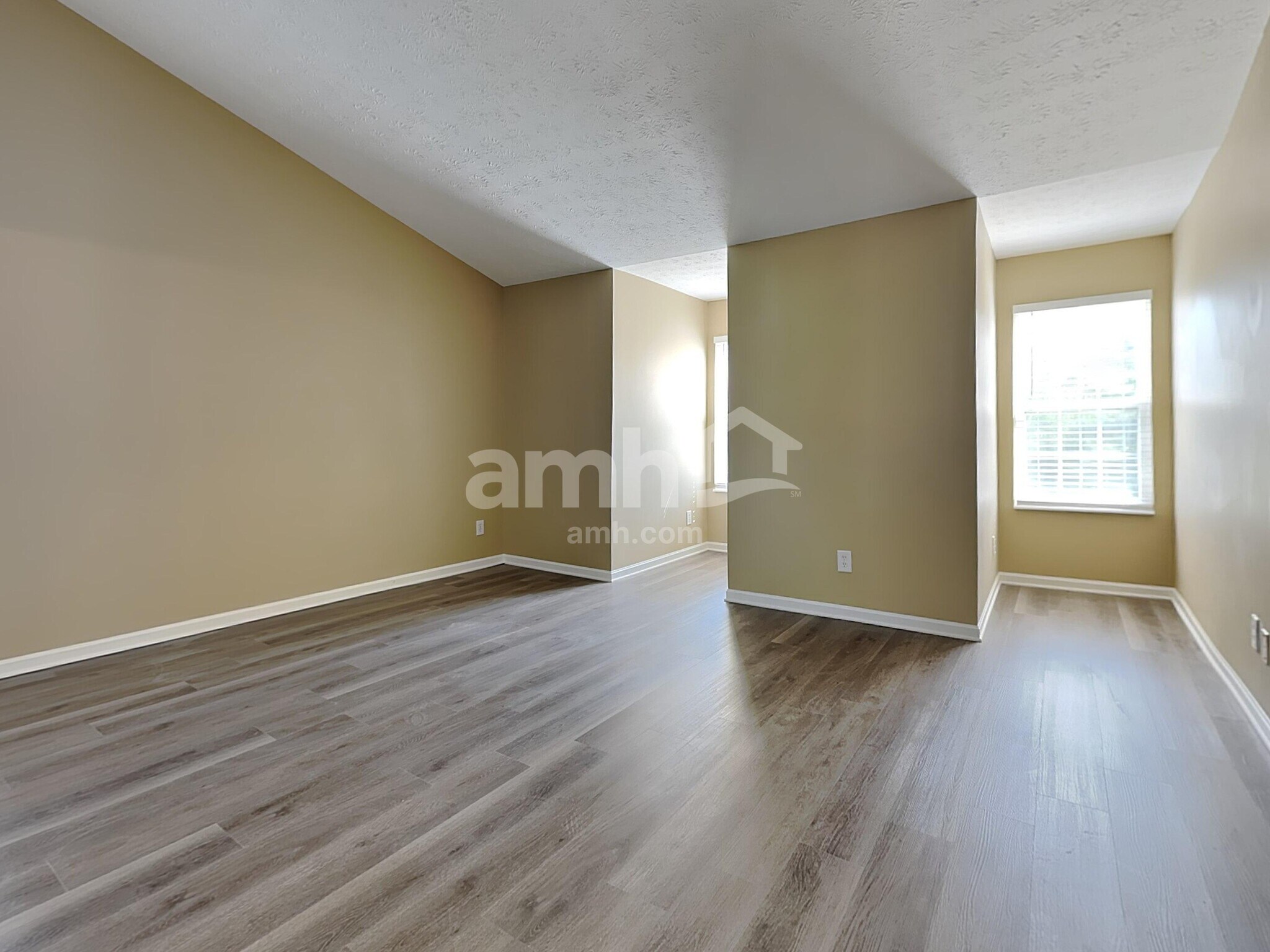 Building Photo - 684 Linden Creek