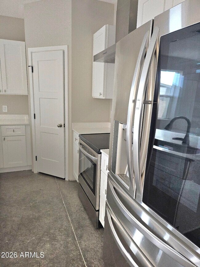 Building Photo - 1401 S 11th Ave